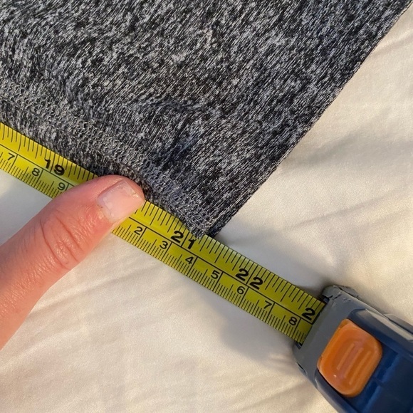 Beyond Yoga Women’s Space Dye Heathered Grey Leggings Size M Athletic Crop Tight - Picture 8 of 10